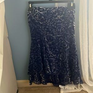 Very pretty printed mini dress.